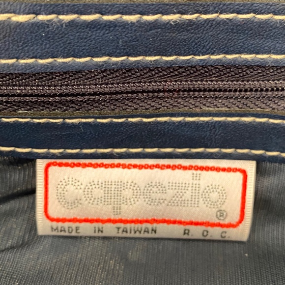 Vintage Capezio Round Navy Leather Purse - Picture 5 of 9